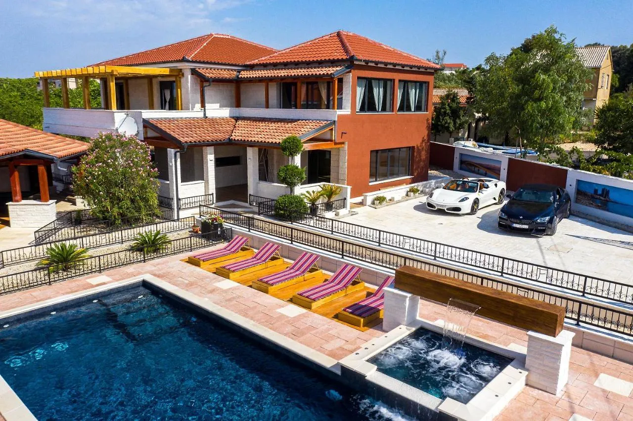 Villa Frenky Vir